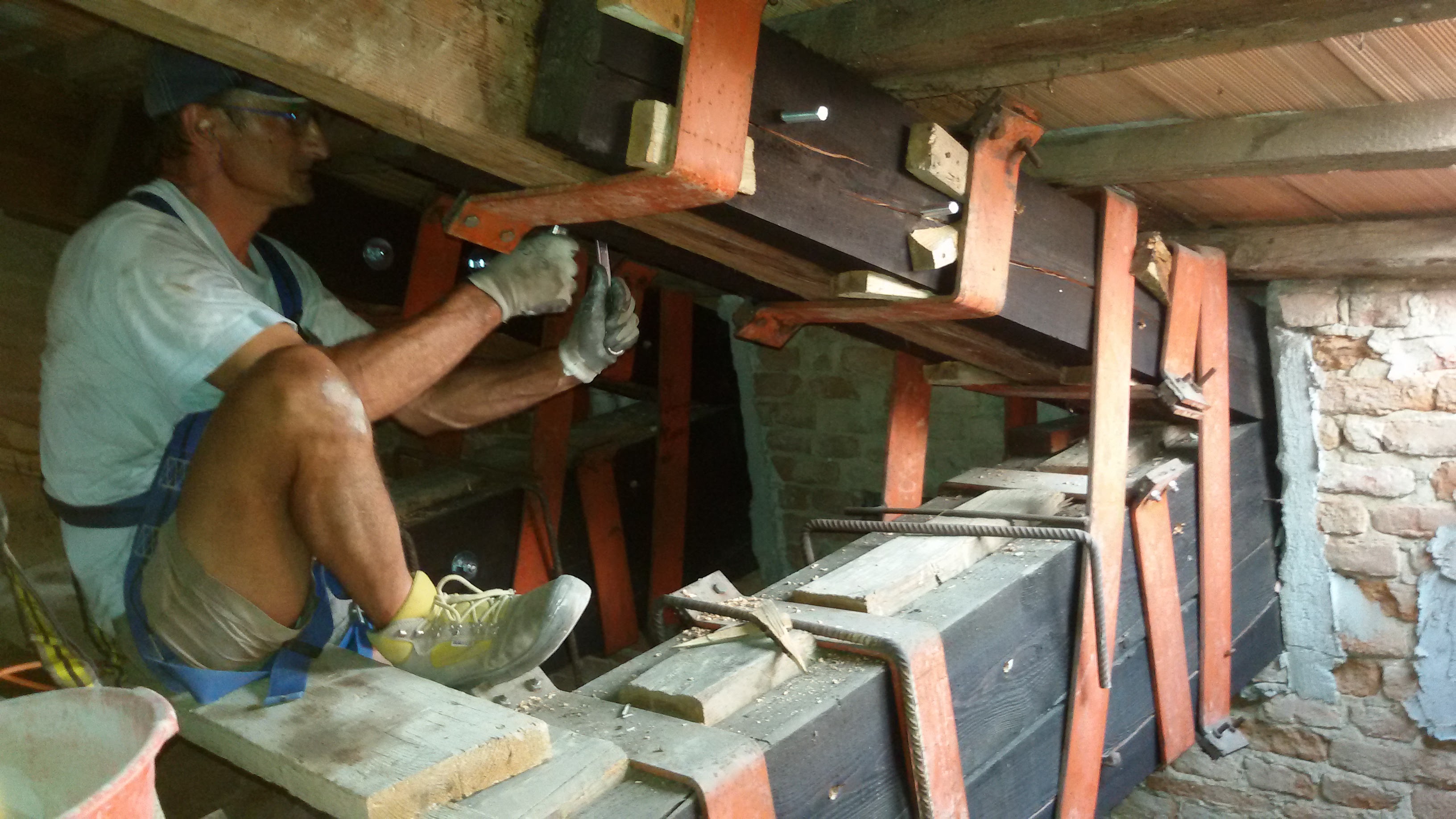 Interno della Chiesa di Caselle dopo i lavori